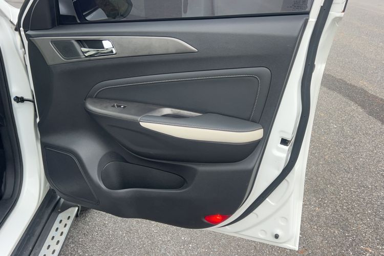 Used CHANGAN CS35 2017 1.6L Automatic Luxury Model Interior 9