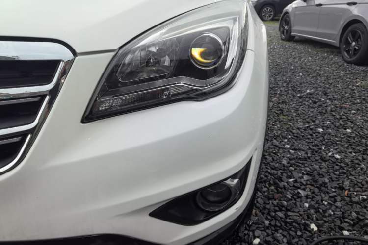 Used CHANGAN CS35 2017 1.6L Manual Luxury Model Left Front Headlight