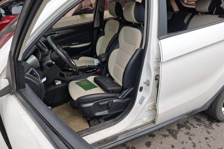 Used CHANGAN CS35 2017 1.6L Manual Luxury Model Left Front Seat