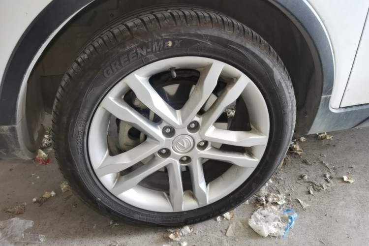 Used CHANGAN CS35 2017 1.6L Manual Luxury Model Left Front Wheel Hub