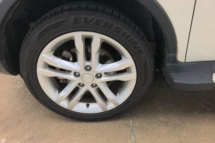 Used CHANGAN CS35 2017 1.6L Manual Luxury Model Left Front Wheel Hub