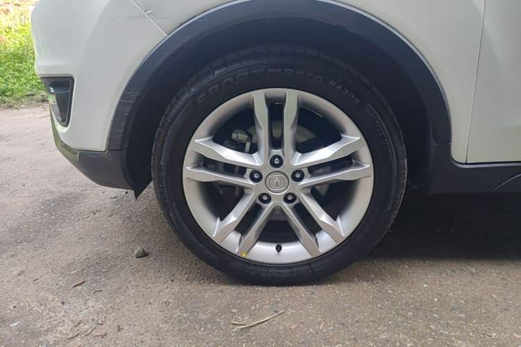 Used CHANGAN CS35 2017 1.6L Manual Luxury Model Left Front Wheel Hub