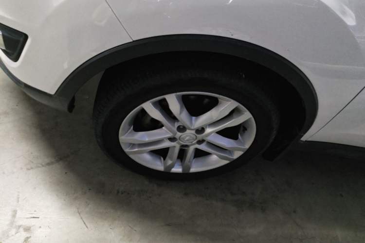 Used CHANGAN CS35 2017 1.6L Automatic Luxury Model Left Front Wheel Hub