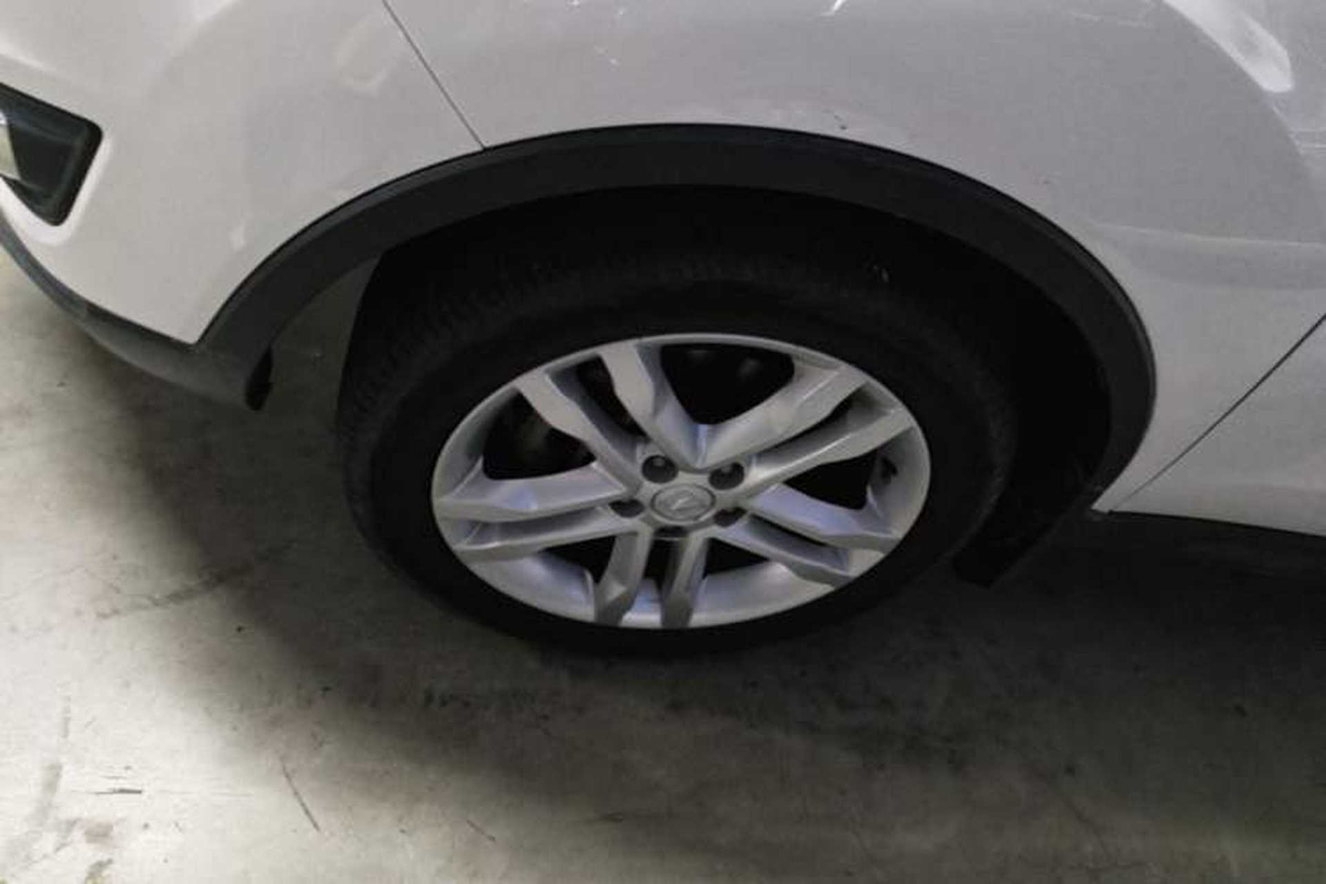 Used CHANGAN CS35 2017 1.6L Automatic Luxury Model Left Front Wheel Hub