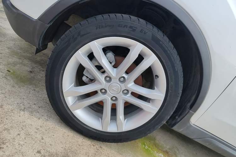 Used CHANGAN CS35 2017 1.6L Automatic Luxury Model Left Front Wheel Hub