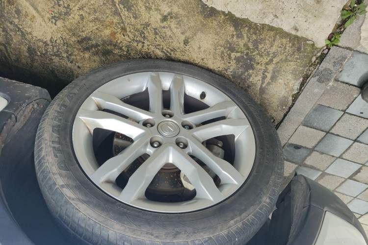 Used CHANGAN CS35 2017 1.6L Automatic Luxury Model Left Front Wheel Hub
