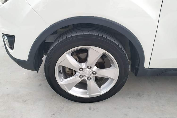 Used CHANGAN CS35 2017 1.6L Automatic Prestige Model Left Front Wheel Hub