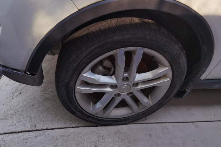 Used CHANGAN CS35 2017 1.6L Manual Luxury Model Left Front Wheel Hub