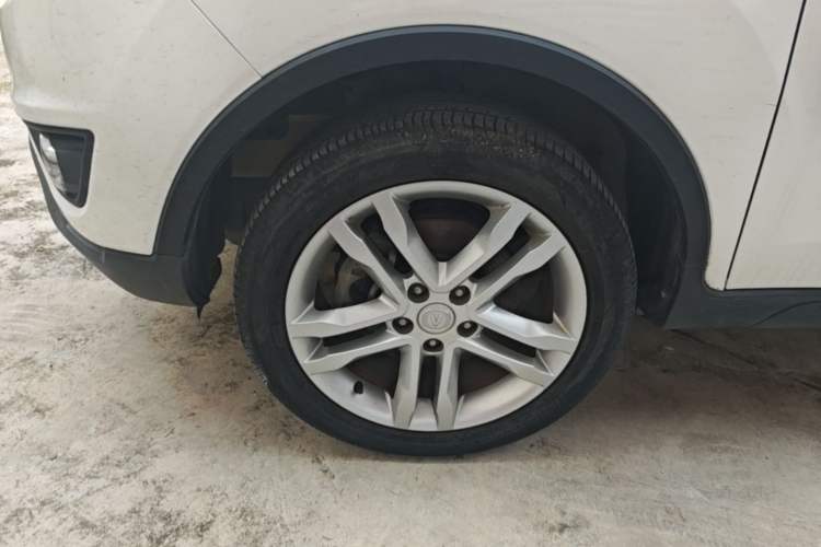 Used CHANGAN CS35 2017 1.6L Automatic Luxury Model Left Front Wheel Hub
