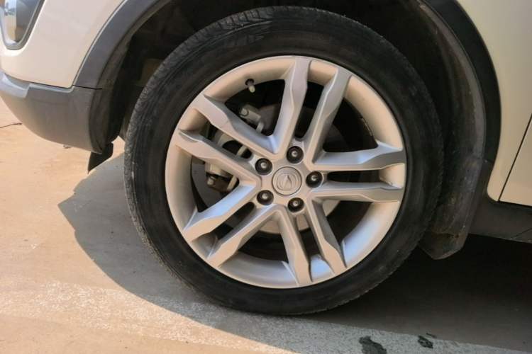 Used CHANGAN CS35 2017 1.6L Automatic Luxury Model Left Front Wheel Hub