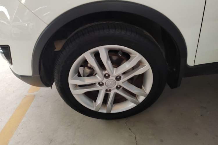 Used CHANGAN CS35 2017 1.6L Automatic Luxury Model Left Front Wheel Hub