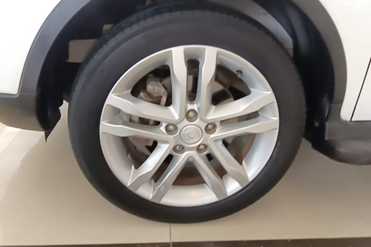 Used CHANGAN CS35 2017 1.6L Automatic Luxury Model Left Front Wheel Hub