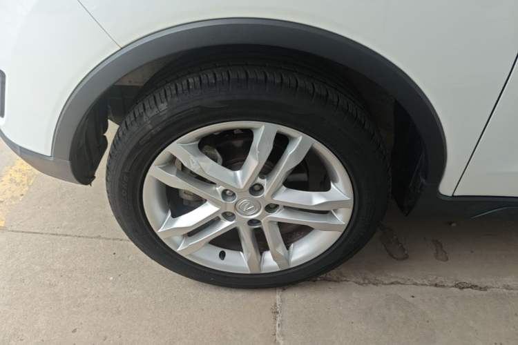 Used CHANGAN CS35 2017 1.6L Manual Luxury Model Left Front Wheel Hub