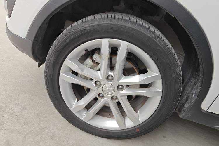 Used CHANGAN CS35 2017 1.6L Automatic Luxury Model Left Front Wheel Hub