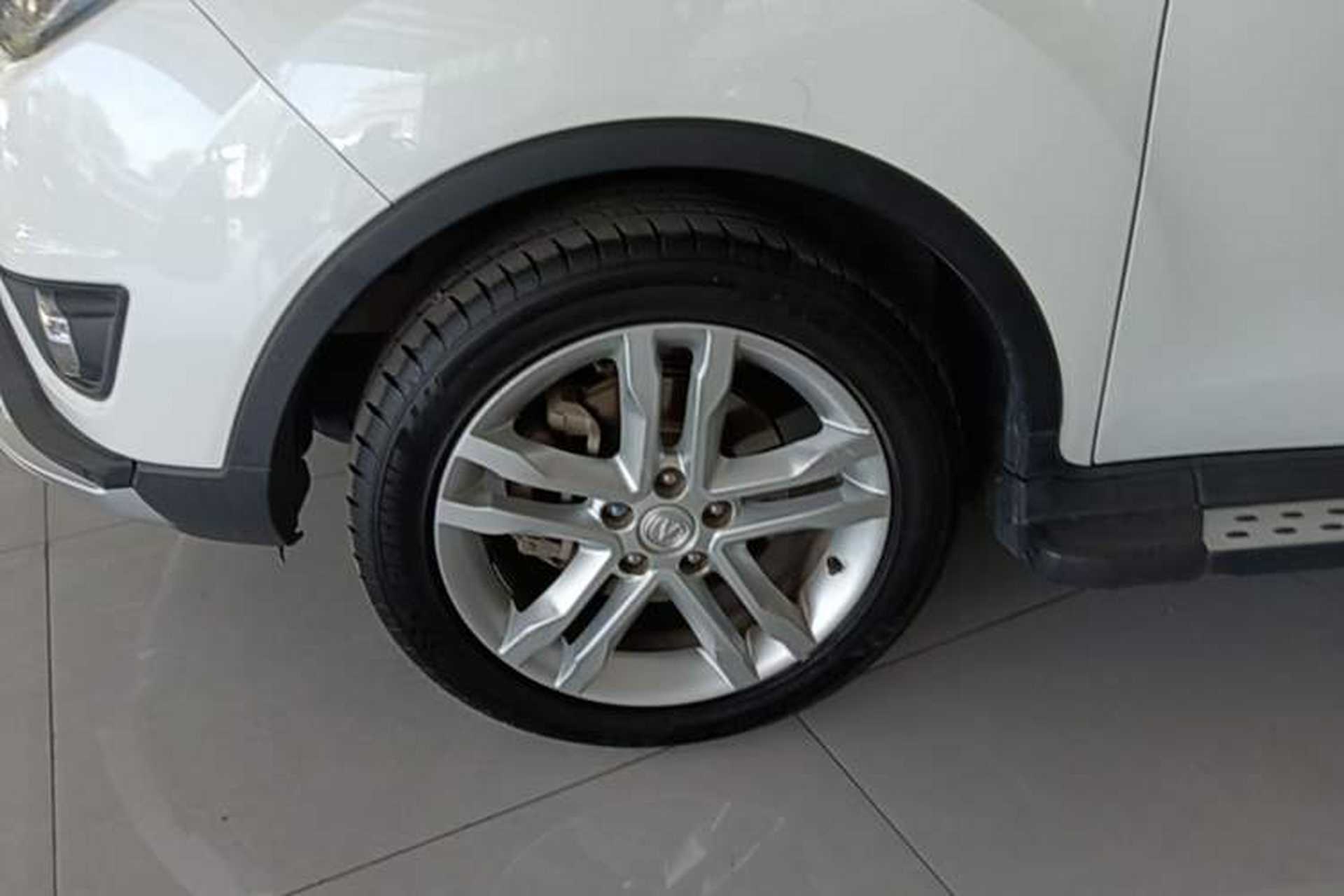 Used CHANGAN CS35 2017 1.6L Manual Luxury Model Left Front Wheel Hub
