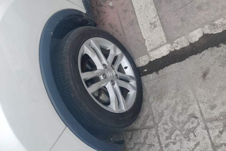 Used CHANGAN CS35 2017 1.6L Automatic Luxury Model Left Front Wheel Hub