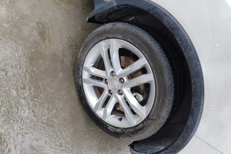 Used CHANGAN CS35 2017 1.6L Automatic Luxury Model Left Front Wheel Hub