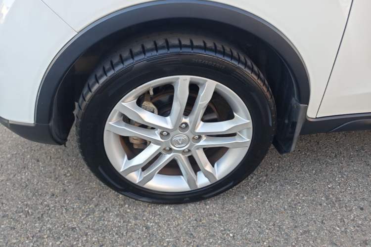 Used CHANGAN CS35 2017 1.6L Automatic Luxury Model Left Front Wheel Hub