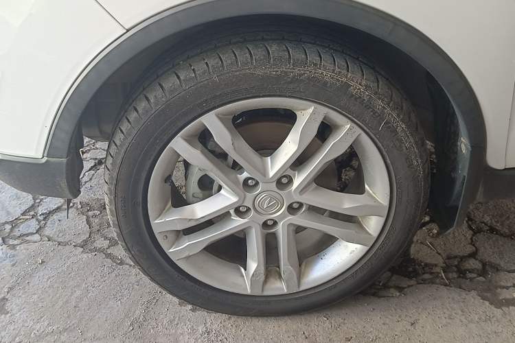 Used CHANGAN CS35 2017 1.6L Manual Luxury Model Left Front Wheel Hub