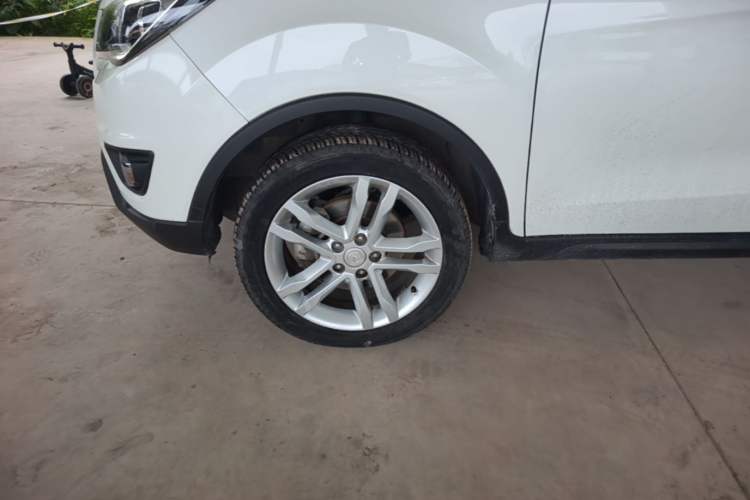 Used CHANGAN CS35 2017 1.6L Manual Luxury Model Left Front Wheel Hub