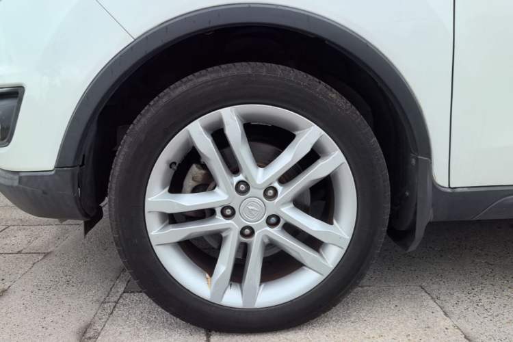 Used CHANGAN CS35 2017 1.6L Automatic Luxury Model Left Front Wheel Hub