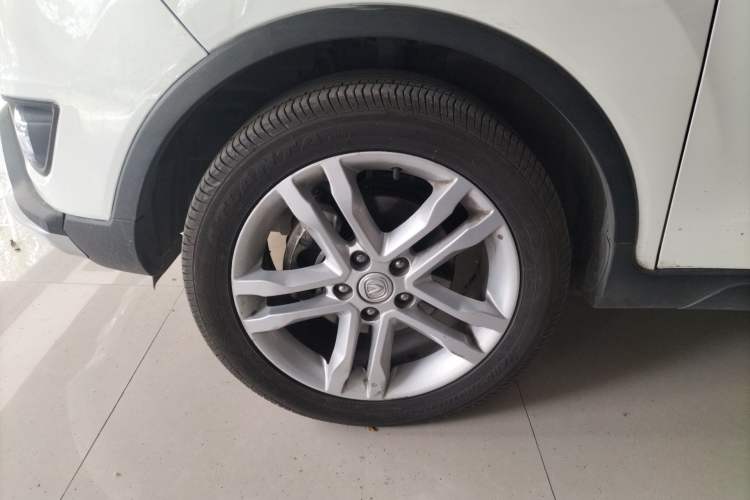 Used CHANGAN CS35 2017 1.6L Automatic Luxury Model Left Front Wheel Hub