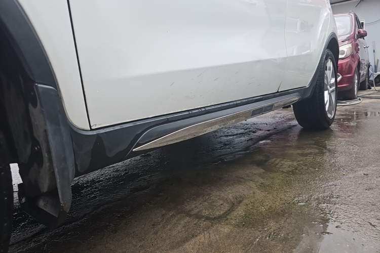 Used CHANGAN CS35 2017 1.6L Manual Luxury Model Left Side Sill