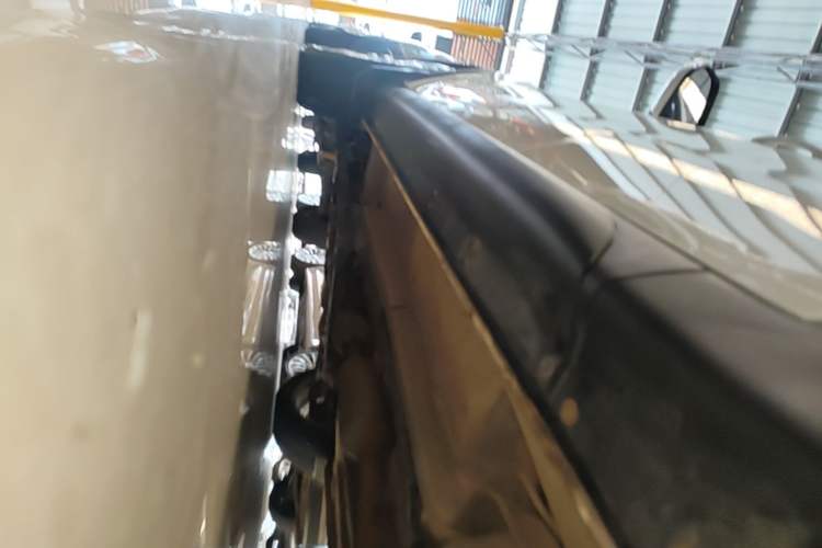 Used CHANGAN CS35 2017 1.6L Manual Luxury Model Left Side Sill
