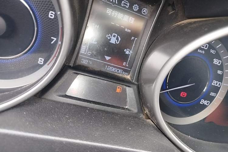 Used CHANGAN CS35 2017 1.6L Automatic Luxury Model Odometer Close Up