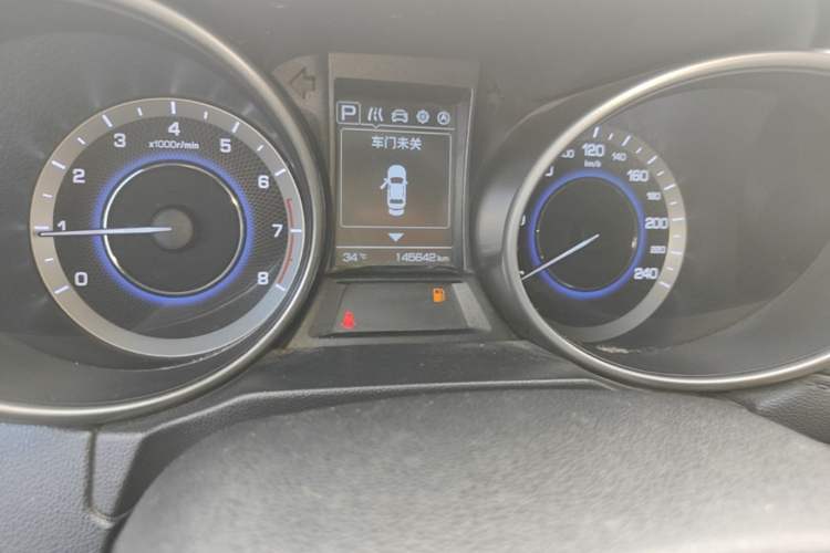 Used CHANGAN CS35 2017 1.6L Automatic Luxury Model Odometer Close Up