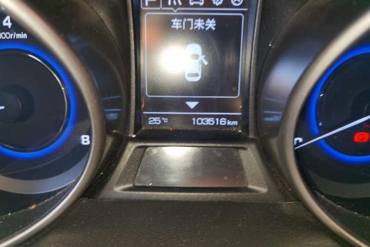 Used CHANGAN CS35 2017 1.6L Automatic Luxury Model Odometer Close Up