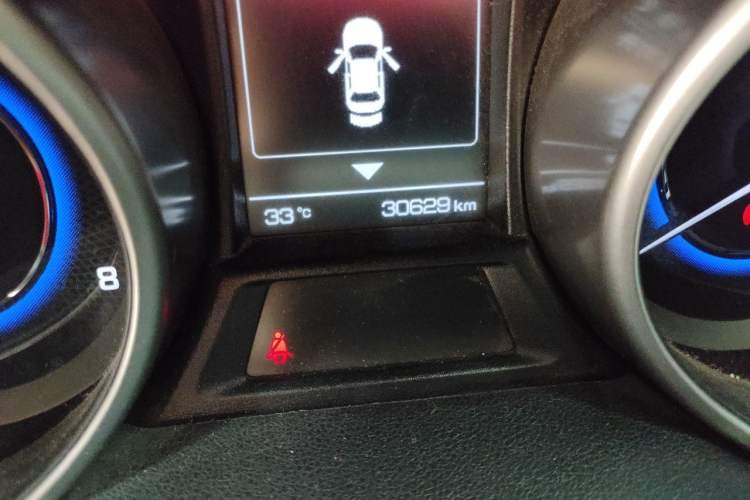 Used CHANGAN CS35 2017 1.6L Automatic Luxury Model Odometer Close Up