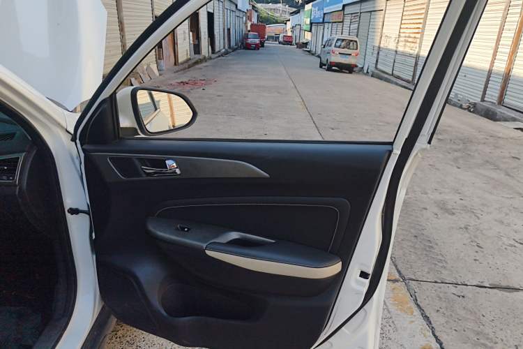 Used CHANGAN CS35 2017 1.6L Automatic Luxury Model Right Front Door Interior