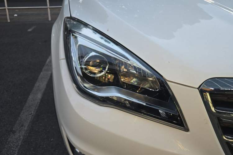Used CHANGAN CS35 2017 1.6L Manual Luxury Model Right Front Headlight