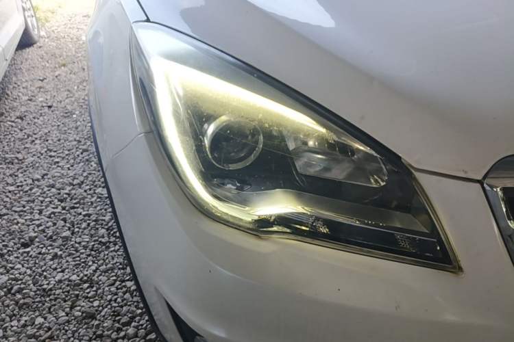 Used CHANGAN CS35 2017 1.6L Manual Luxury Model Right Front Headlight