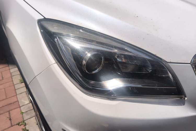 Used CHANGAN CS35 2017 1.6L Manual Luxury Model Right Front Headlight
