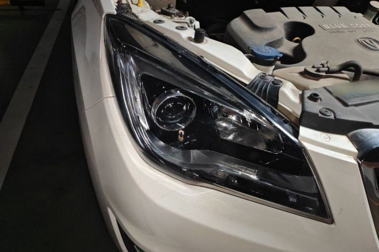 Used CHANGAN CS35 2017 1.6L Automatic Prestige Model Right Front Headlight