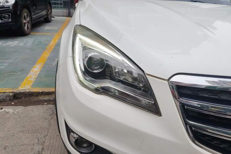 Used CHANGAN CS35 2017 1.6L Manual Luxury Model Right Front Headlight