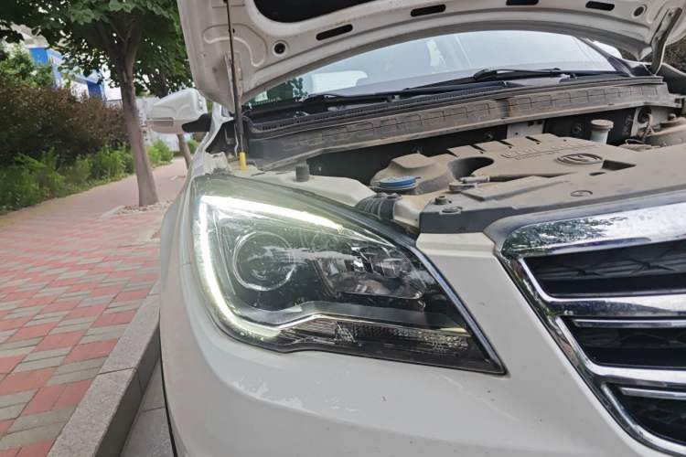 Used CHANGAN CS35 2017 1.6L Manual Luxury Model Right Front Headlight