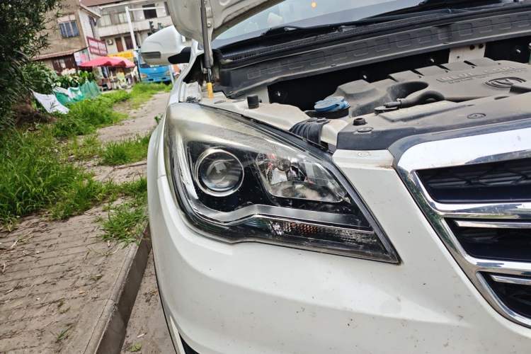 Used CHANGAN CS35 2017 1.6L Manual Luxury Model Right Front Headlight
