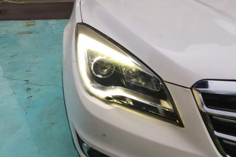 Used CHANGAN CS35 2017 1.6L Automatic Luxury Model Right Front Headlight