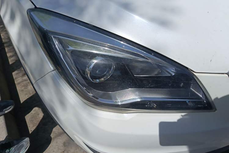 Used CHANGAN CS35 2017 1.6L Manual Luxury Model Right Front Headlight