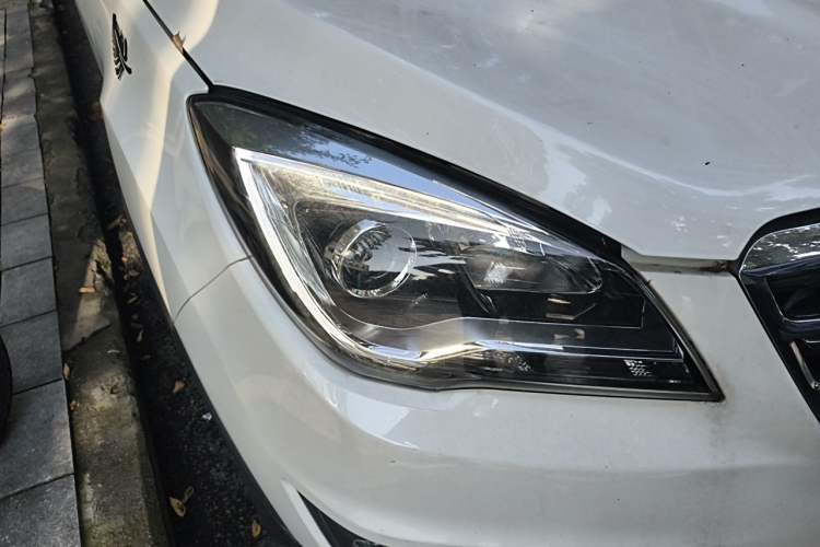 Used CHANGAN CS35 2017 1.6L Manual Luxury Model Right Front Headlight