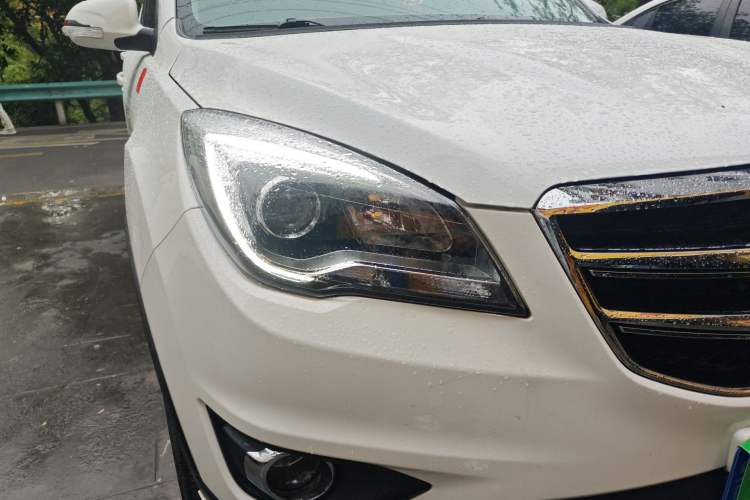 Used CHANGAN CS35 2017 1.6L Manual Luxury Model Right Front Headlight