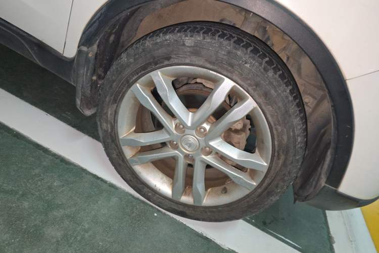 Used CHANGAN CS35 2017 1.6L Manual Luxury Model Right Front Wheel Hub