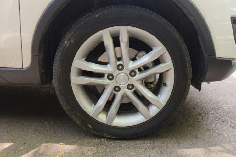Used CHANGAN CS35 2017 1.6L Manual Luxury Model Right Front Wheel Hub