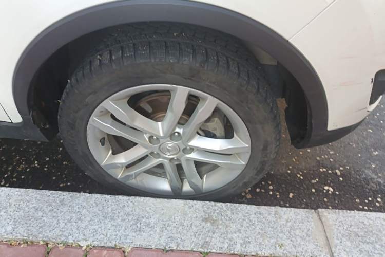 Used CHANGAN CS35 2017 1.6L Manual Luxury Model Right Front Wheel Hub