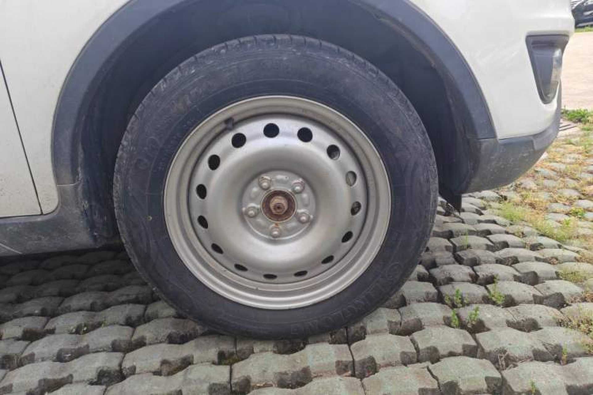 Used CHANGAN CS35 2017 1.6L Manual Luxury Model Right Front Wheel Hub