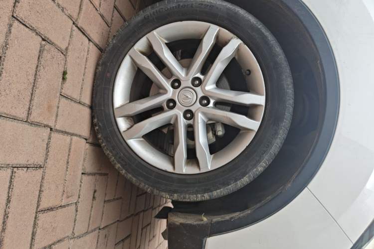 Used CHANGAN CS35 2017 1.6L Manual Luxury Model Right Front Wheel Hub