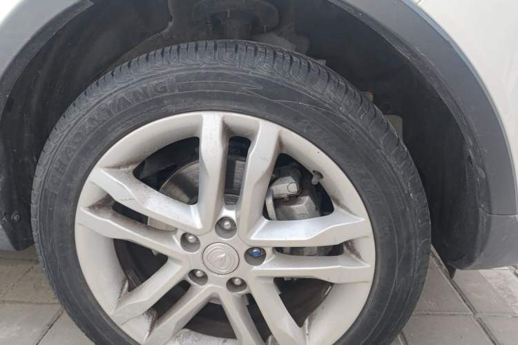 Used CHANGAN CS35 2017 1.6L Manual Luxury Model Right Front Wheel Hub